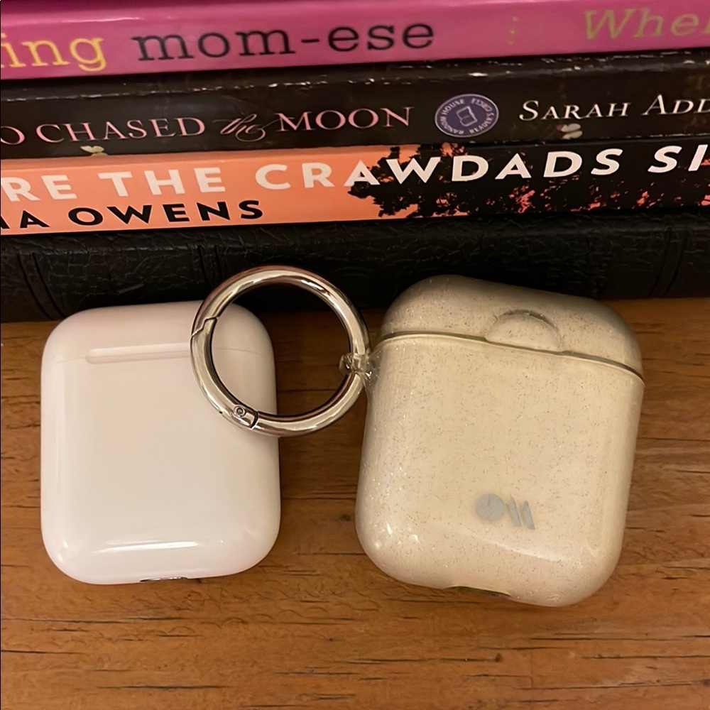 2 sets AirPods